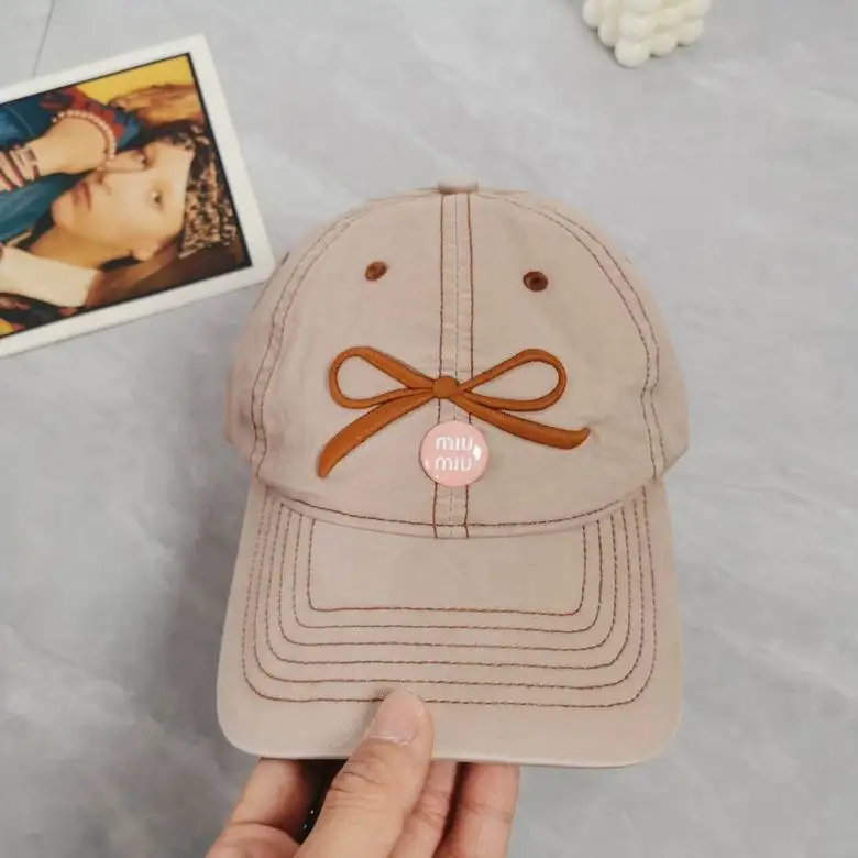 MiuMiu Cap dxn (14)